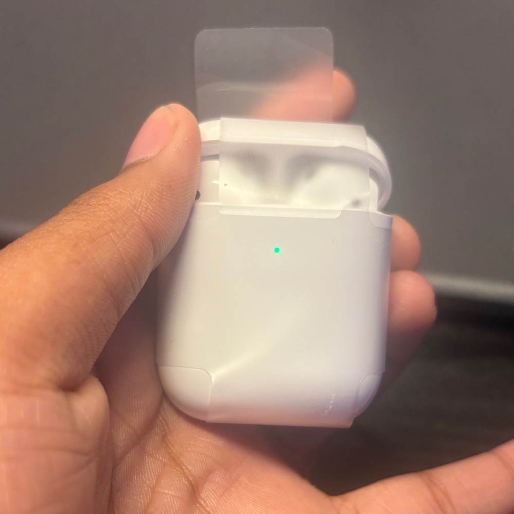 Apple White Earbud Headphones
